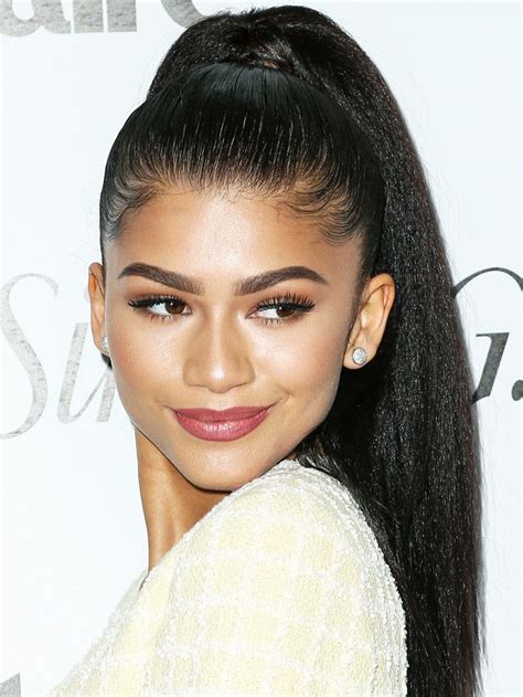 See cute pictures of trending gel up hairstyles and get inspired! Found: 14 of the Best Hairstyles for Round Faces | High ...