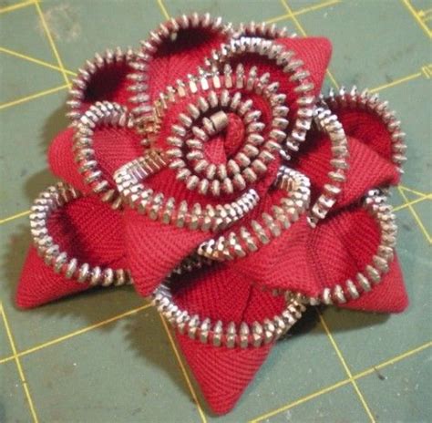 Sharing The Love Of Creativity Zipper Crafts Zipper Flowers Fabric