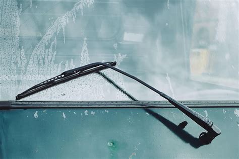 How To Replace Windscreen Wipers A Short Course