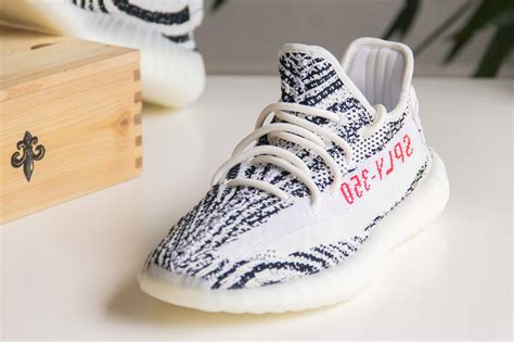 Adidas Yeezy Boost V Zebra Cp