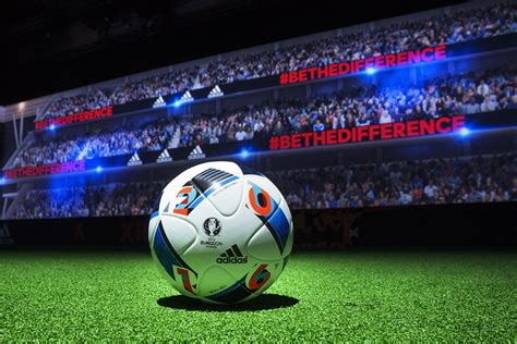 Beau jeu est le ballon officiel des phases de poule de l'uefa euro 2016, qui aura lieu du 10 juin au 10 juillet 2016 en france. Adidas et Zidane présentent 'Beau Jeu' le ballon officiel de l'Euro 2016