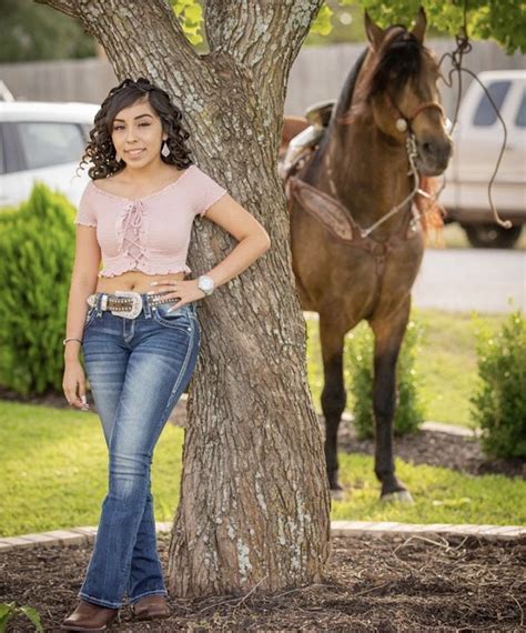 Latina Cowgirls