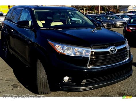 2016 Toyota Highlander Xle Awd In Midnight Black Metallic 233662