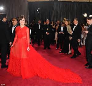 Oscars 2013 Sally Field Locks Lips With Seth Mcfarlane In Hilarious