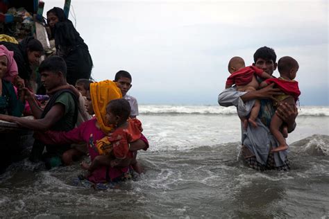 ارتفاع عدد الروهينجا الفارين من ميانمار إلى بنغلاديش اللاجئون والمهاجرون