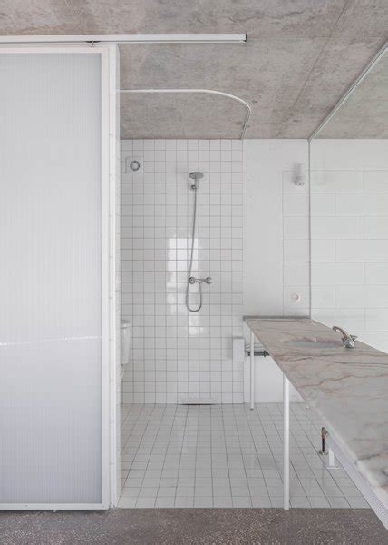Learn how ceramic tile, like timeless subway tile, have been in homes since the bce, and are still popular and durable choices for modern bathrooms. Best 60+ Modern Bathroom Ceramic Tile Walls Design Photos ...