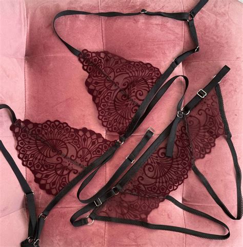 Fall In Love Amanda Strappy Bralette And Ouvert Panties Set