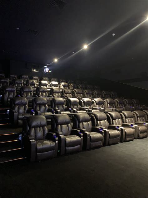 5 Bioskop Yang Bisa Nonton Sambil Tiduran Di Jakarta