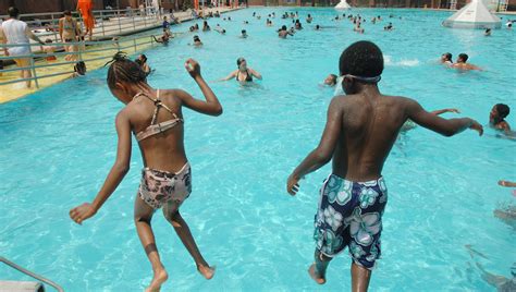 Cdc Warns Of Fecal Parasite Found In Swimming Pools Metro Us