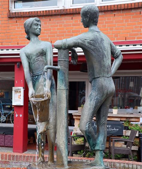 Nach geschätzten daten, die wir den zugang zu potenziellen gewinne von dieser seite haben über 2 euro pro monat. EWLH Blog | Hagen und Heiratsbrunnen - eines von vielen ...