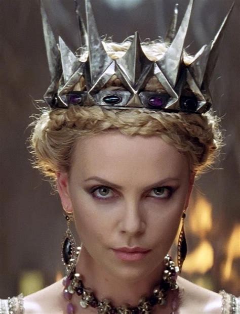 Queen Ravenna Snow White And The Huntsman Charlize Theron Queen