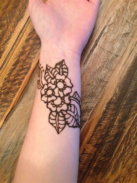 Simple Wrist Henna Tattoo Henna Tattoo Wrist Wrist