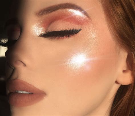 Flare Highlight: How to Master the Viral Makeup Technique ...
