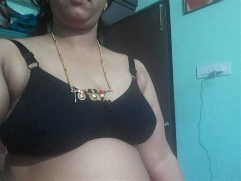 Plump Big Boobed Slutty Indian Neighbour Aunty Seducing Photo