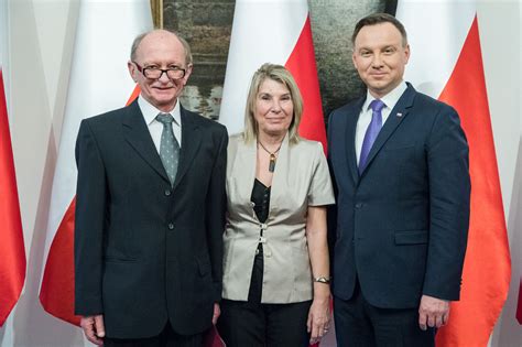 Michał kędzierski udowadnia, że nawet niesforne pociechy tak naprawdę da się okiełznać! Michał Kuczyński profesorem nauk o kulturze fizycznej ...