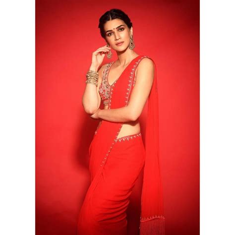 kriti sanon looks drop dead gorgeous in beautiful sarees check out the diva s hottest saree