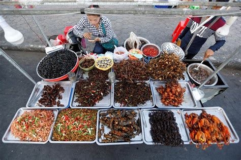 Let`s visit a huge amount of street food vendors in a row at. Bangkok's street vendor ban: 5 other places around the ...