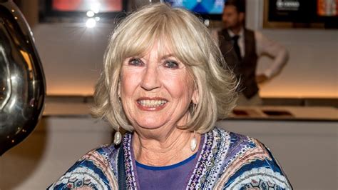 Willy albertina verbrugge, better known as willeke alberti, is a dutch singer who represented the netherlands in the eurovision song contest 1994 in dublin, ireland with the song waar is de zon?, which finished in 23rd place. Willeke Alberti: 'Ik werd verliefd op alle tegenspelers ...