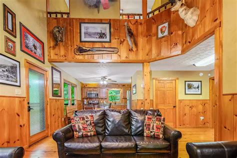 Highlander Haven 2 Bedroom Cabin At Parkside Cabin Rentals
