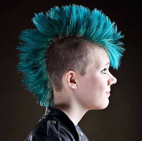 Pin By Celeste Martinez On Punk Womens Hairstyles Mohawk Hairstyles