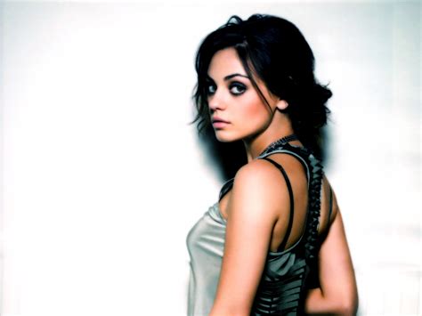 Celebrity Mila Kunis Hd Wallpaper