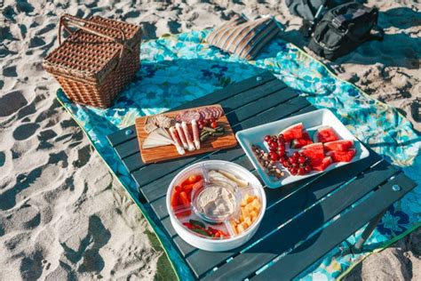 How To Plan The Perfect Beach Picnic And What Youll Need