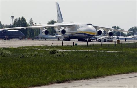 Самый большой самолет в мире можно сравнить с пятиэтажным домом. Украинский самолет-рекордсмен Ан-225 «Мрия» отправился в ...