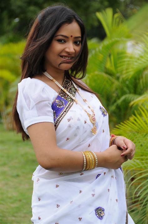 swetha basu prasad saree stills tollywoodtv