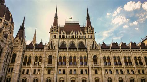 Hungarian Parliament Building 4k Wallpaper