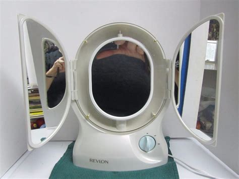 Revlon Tri Fold Lighted Magnifying Mirror Two Sides 1x 5x Rv 964 120