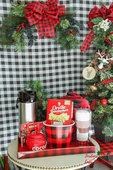 Perfect for an evening of family fun! Family Movie Night DIY Gift Basket | Jordan's Easy ...