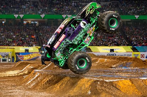 Monster Jam Coming To Tampa 2018 Giveaway 4 Tickets Momma4life