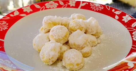 Nah, kali ini kita coba, yuk, kreasikan kue kacang sendiri di rumah. Kue Kacang Molly / Bahan 130 Gram Mentega 1 Sendok Makan ...