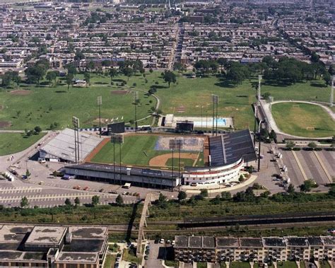 Its stadium was home to canada's first major league baseball team, the montreal expos, for 7 years from 1969 to 1976. Montreal Jarry Park | Baseball stadium, Ballparks, Park