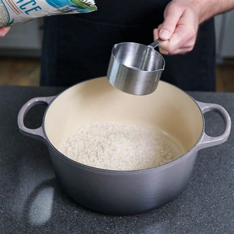 How To Cook White Rice On The Stove Fluffy And Simple