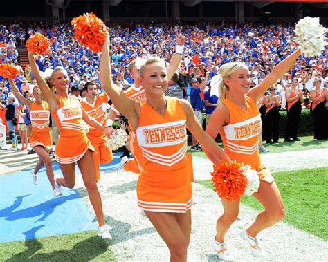 Tennessee Volunteers Cheerleaders Hottest Photos Of Team Cheerleading Outfits Cheerleading
