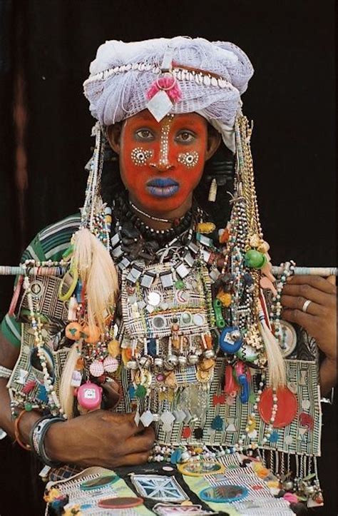I'm not a fan of beauty contests in general, especially those that exploit little girls, physically and emotionally. The Male Beauty Contest of the Sahara Desert