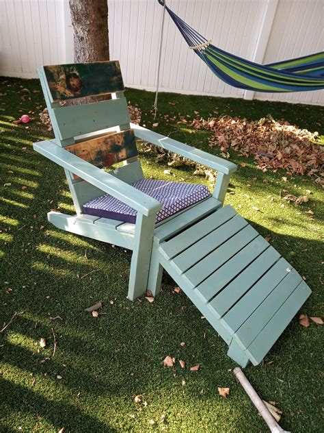 A captivating courtyard design provides a modern home with a special sense of serenity, and allows nature to become a major part of a home's makeup. My Chair based on Ana's Modern Adirondack Chair | Ana White