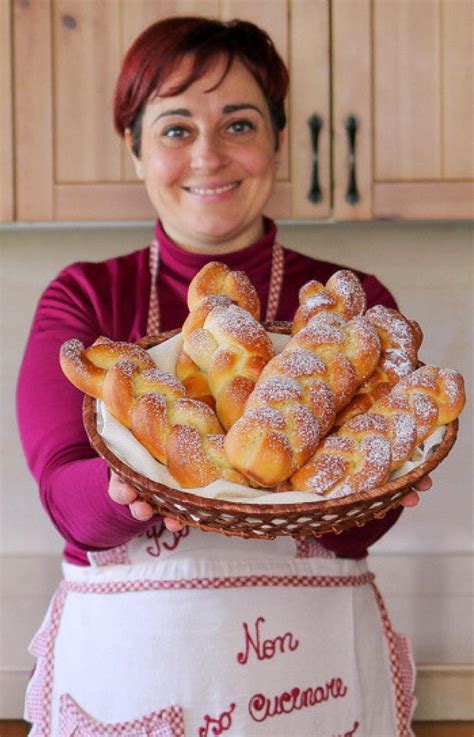 Cerca la tua ricetta bene in cucina i piatti unici ricette + 3 more rubriche video ricette shepherd's pie 23 maggio 2019 author admin dolci ricette la torta dei campioni 4 marzo 2020 author admin antipasti i piatti unici in meno di 30 minuti + 3 more ricette rubriche uova in rosso con zucchine 20 … Benedetta Rossi on Instagram: "TRECCINE SOFFICI ALLA PANNA ...