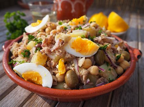 Recept Salada De Gr O De Bico Batata E Atum Saudades De Portugal