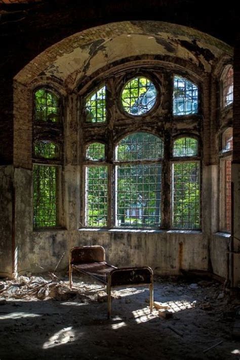 Chilling Photos From Abandoned Places Around The World 40 Pics