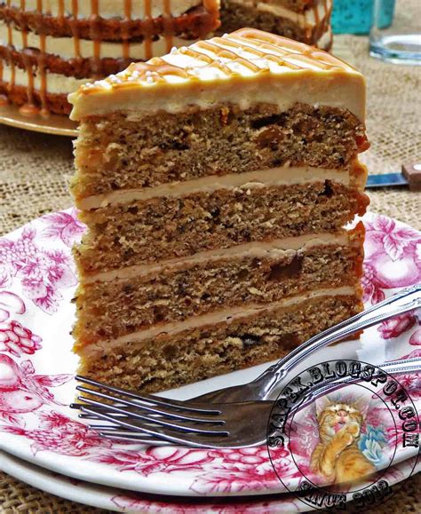 These cakes are so moist and flavorful. syapex kitchen: Banana Walnut Cake with Caramel Meringue ...