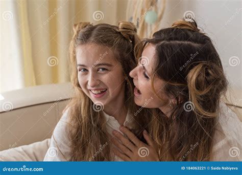 Mom And Daughter Having Fun At Home Stock Image Image Of Girl Daughter 184063221