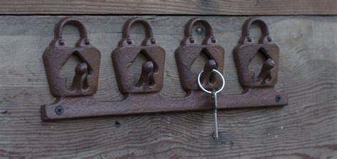 Cast Iron Key Holder 4 Padlocks And Hooks Decorative