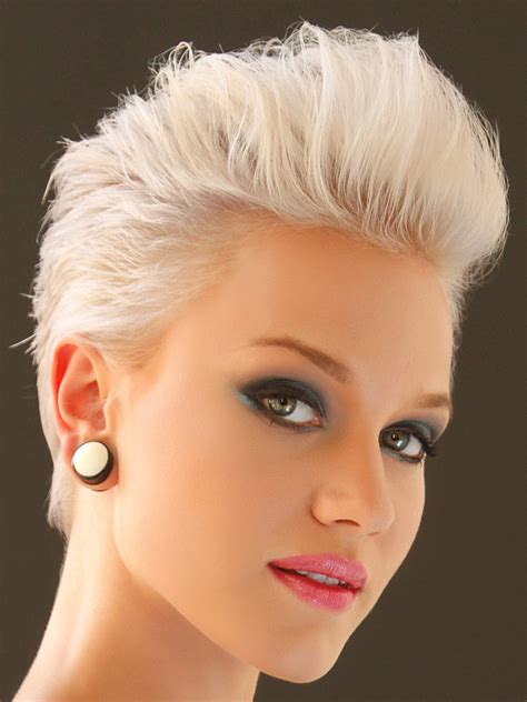 Our Top 25 Short Blonde Hairstyles Place 12