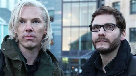 Fifth Estate Movie Review Youtube
