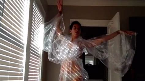 Solange Repurposes Her Dry Cleaning Bags As An Elegant Dance Uniform Mashable