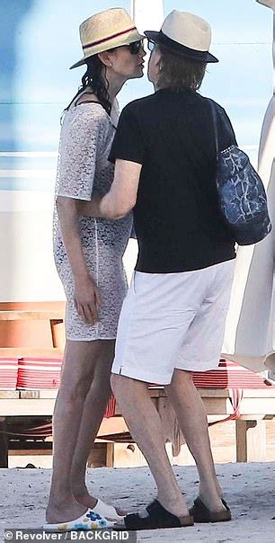 Sir Paul Mccartney 76 Shares A Kiss With Wife Nancy Shevell 59 Daily Mail Online