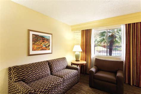 Discount Coupon For Embassy Suites Phoenix Airport At 24th Street In