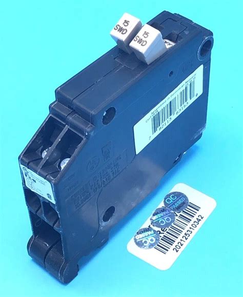 One 1 Circuit Breaker Eaton Cutler Hammer Cht1515 1515 Amp Two 1